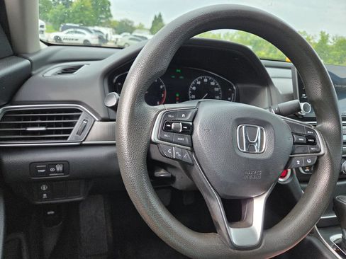 Used 2018 Honda Accord LX image 8