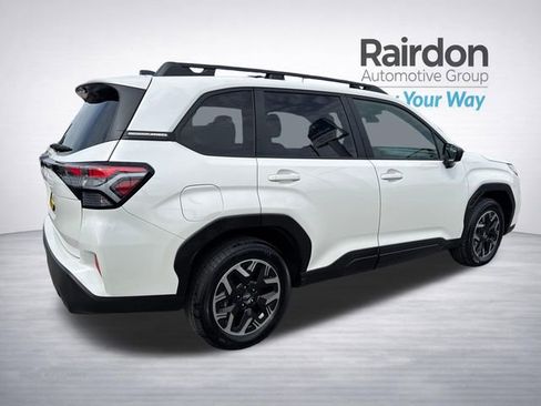 Used 2025 Subaru Forester Premium image 8