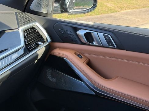 Used 2025 BMW X5 M60i image 44