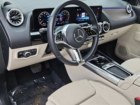 Used 2025 Mercedes-Benz GLA 250 image 10