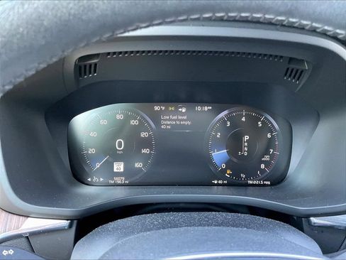 Used 2021 Volvo XC60 T5 Momentum w/ Premium Package FWD image 5