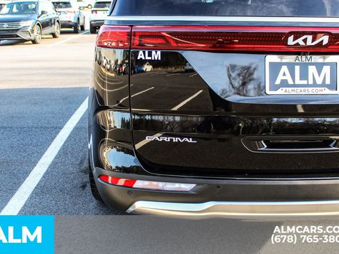 Used 2024 Kia Carnival SX image 11