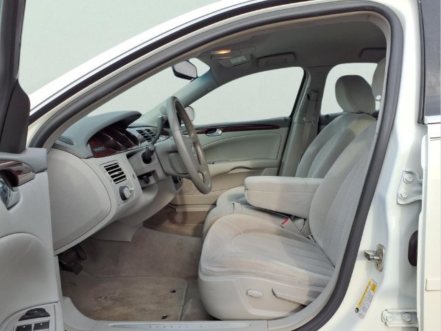 Used 2009 Buick Lucerne CX FWD image 16