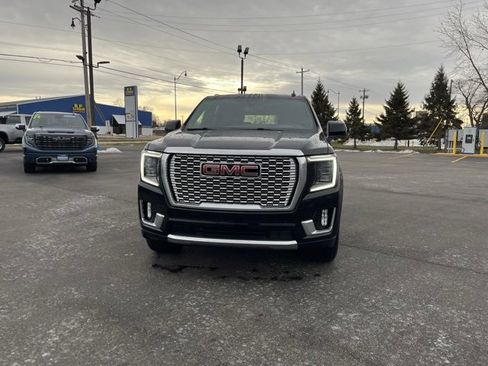 Used 2022 GMC Yukon Denali w/ Max Trailering Package image 2