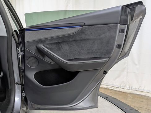 Used 2026 Tesla Model Y AWD image 28