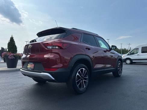 Used 2024 Chevrolet TrailBlazer LT w/ LT Cold Weather Package image 7