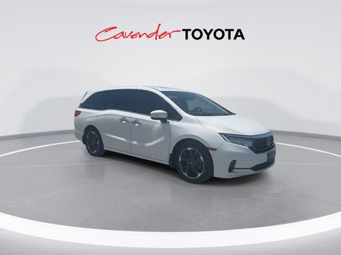 Used 2024 Honda Odyssey Elite image 2