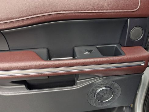 Used 2024 Ford Expedition Limited image 25