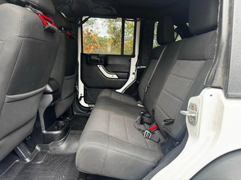 Used 2012 Jeep Wrangler Unlimited Sport image 13