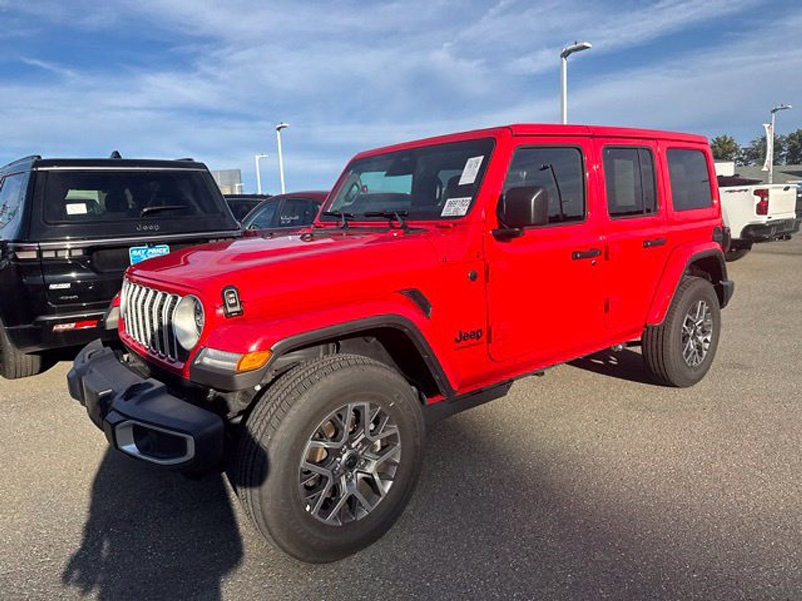 Used 2026 Jeep Wrangler Unlimited Sahara AWD/4WD image 2