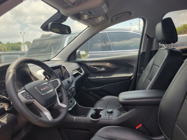 Used 2024 GMC Terrain SLT FWD image 9