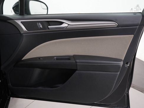 Used 2018 Ford Fusion S image 9