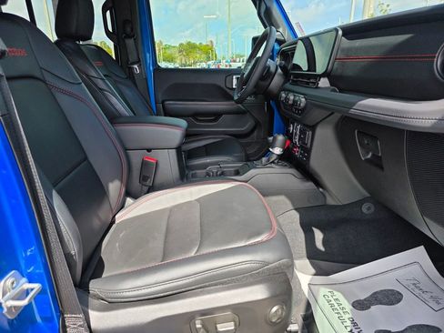 Used 2024 Jeep Wrangler Unlimited Rubicon image 10