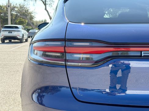 Used 2024 Porsche Macan image 10