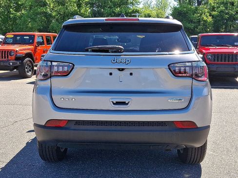 Certified 2022 Jeep Compass Latitude w/ Sun and Sound Group AWD/4WD image 5