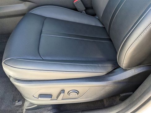 Certified 2025 Kia Sorento SX image 23