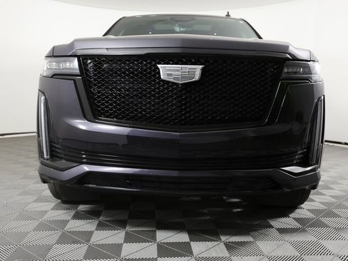 Used 2024 Cadillac Escalade Sport Platinum w/ LPO, ONYX Package image 2