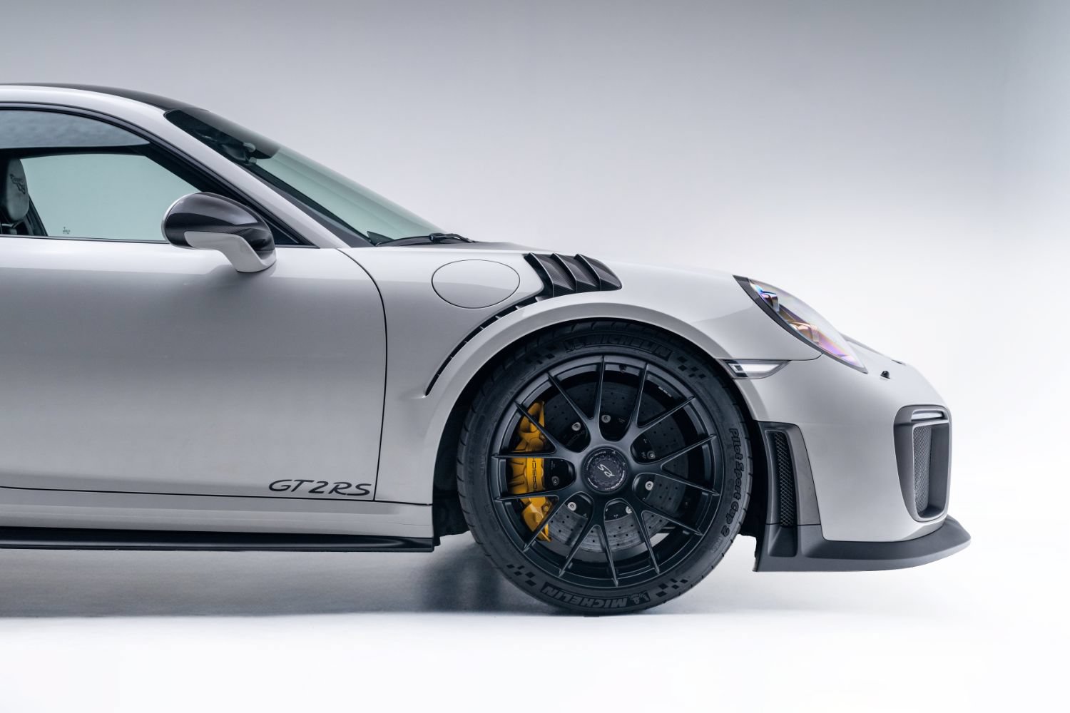 Used 2018 Porsche 911 GT2 RS RWD image 90