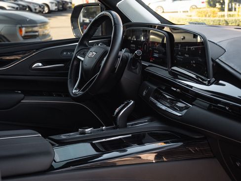 Used 2023 Cadillac Escalade V w/ LPO, ONYX Package image 35