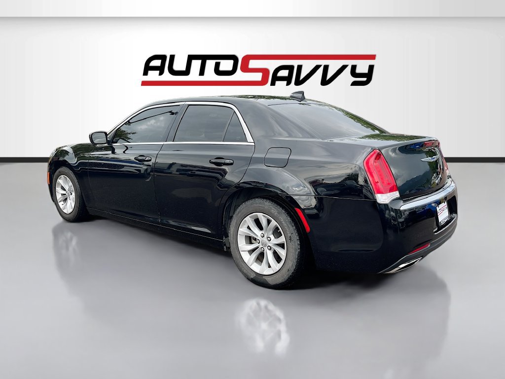 Used 2023 Chrysler 300 Touring RWD image 5