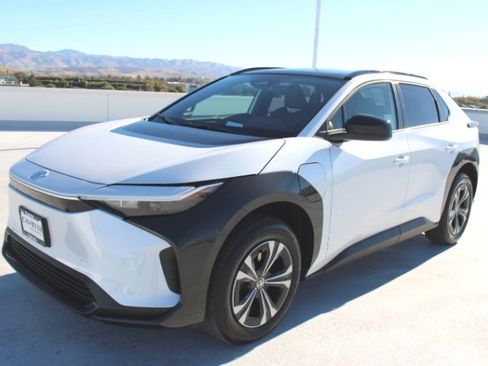 Certified 2025 Toyota bZ4X FWD image 6