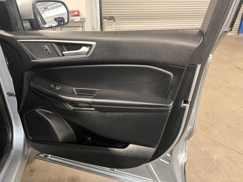 Used 2023 Ford Edge SEL image 12