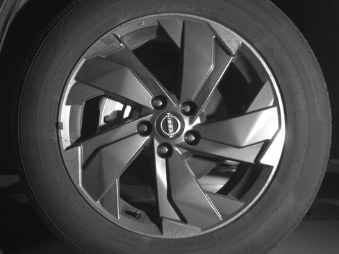 Used 2025 Nissan Rogue SV image 12