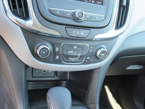 Used 2022 Chevrolet Equinox LS image 23