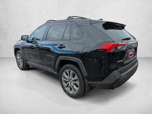 Used 2023 Toyota RAV4 XLE Premium image 6