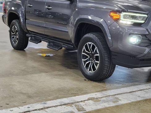 Used 2021 Toyota Tacoma TRD Sport w/ Technology Package RWD image 16