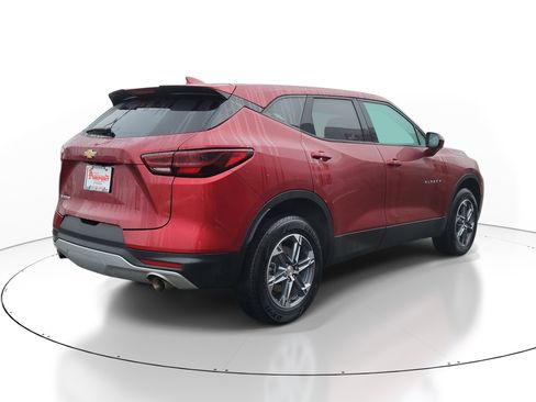 Used 2025 Chevrolet Blazer LT image 4