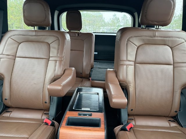 Used 2020 Lincoln Aviator Reserve w/ Equipment Group 202A AWD/4WD image 25
