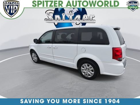 Used 2017 Dodge Grand Caravan SE image 7