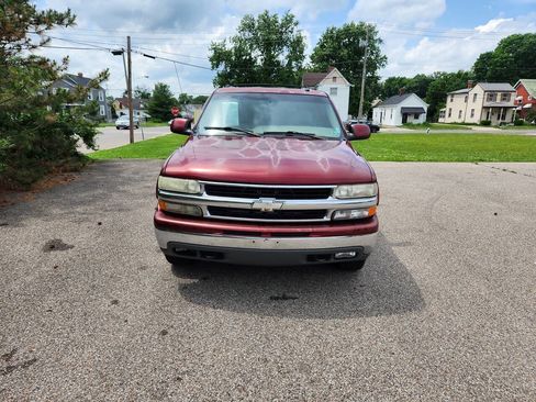 Used 2002 Chevrolet Suburban LT AWD/4WD image 3