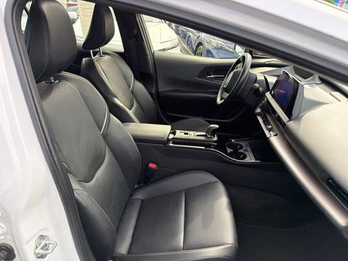 Used 2024 Toyota Prius XLE FWD image 10