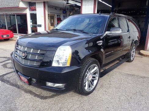 Used 2013 Cadillac Escalade ESV Premium AWD/4WD image 2