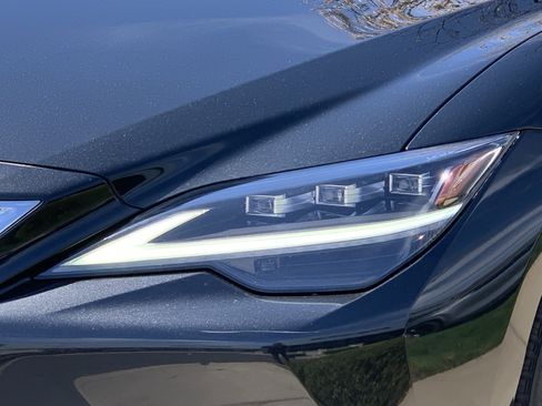 Used 2022 Lexus LS 500 w/ Accessory Package (Z2) image 6