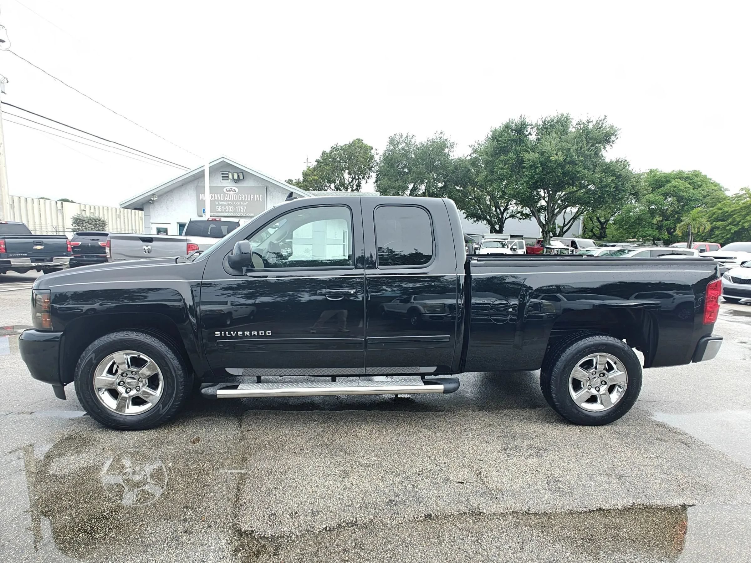 Used 2010 Chevrolet Silverado 1500 LTZ w/ LTZ Plus Package RWD image 4