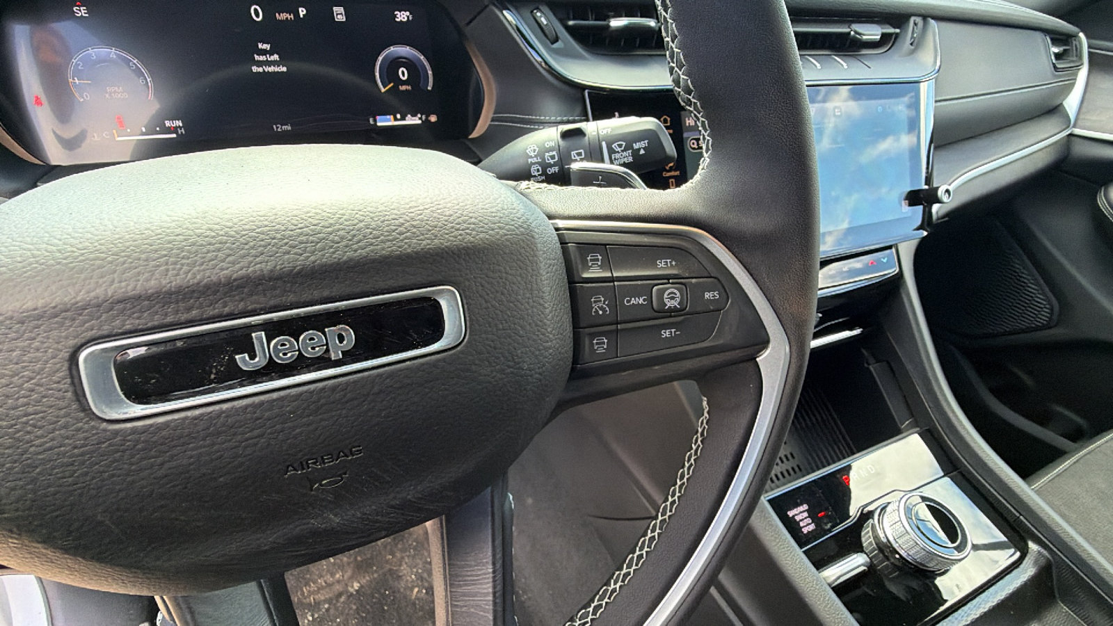 New 2026 Jeep Grand Cherokee Altitude AWD/4WD image 23