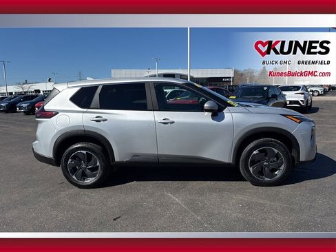 Used 2025 Nissan Rogue SV AWD/4WD image 4