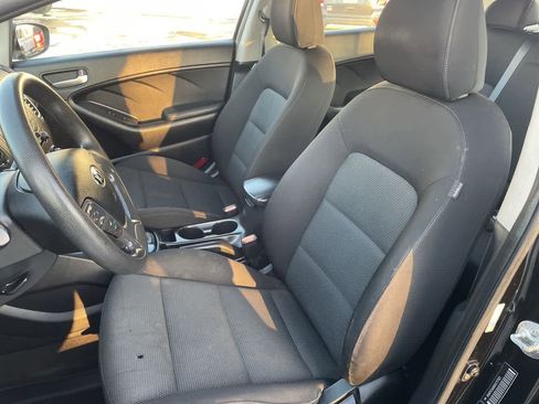Used 2017 Kia Forte LX image 12