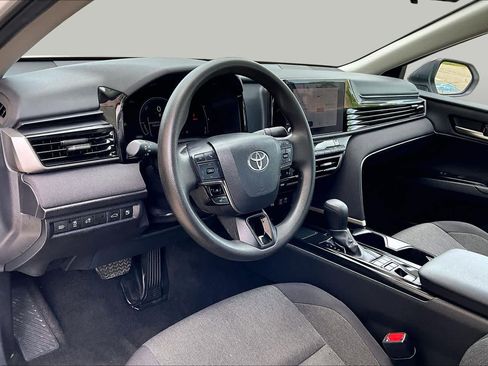 Used 2025 Toyota Camry LE FWD image 18
