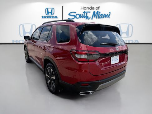 Certified 2023 Honda Pilot Touring image 5