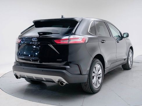 Used 2024 Ford Edge Titanium image 10