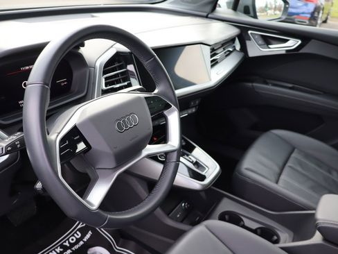 Used 2023 Audi Q4 e-tron Premium Plus w/ Premium Plus image 9