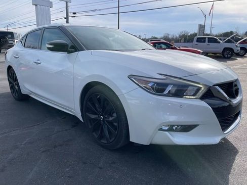 Used 2017 Nissan Maxima SR w/ Midnight Edition FWD image 2