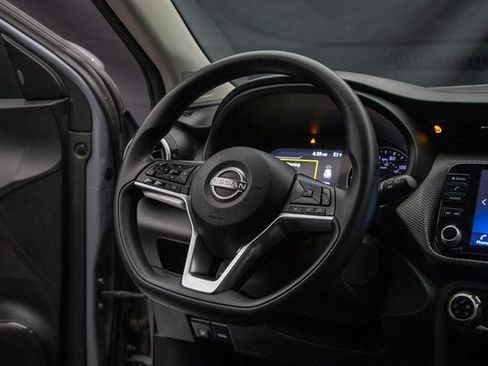 Used 2023 Nissan Kicks SV image 14