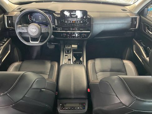 Certified 2024 Nissan Pathfinder Platinum w/ Cargo Package FWD image 12