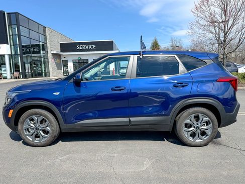 Used 2025 Kia Seltos LX image 10