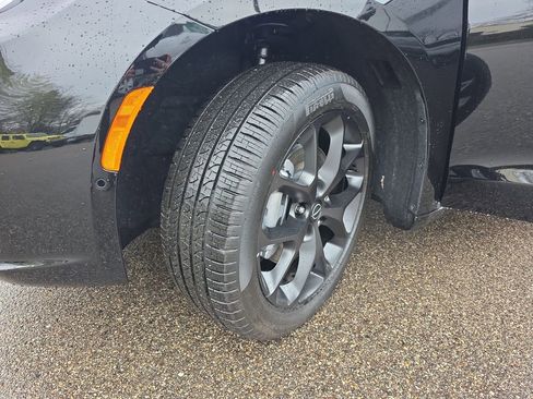 New 2026 Chrysler Pacifica Limited AWD/4WD image 37